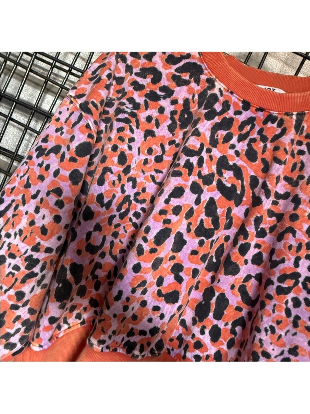joy lab sweater pink black cheetah large l crew neck animal Sweatshirt . - Picture 2 of 5